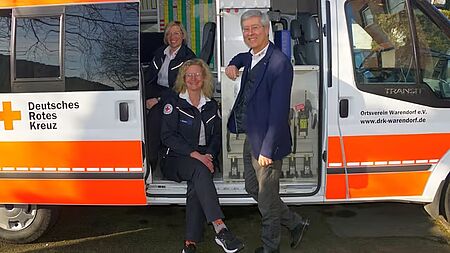  Ihr Herz schlägt für das DRK: Samantha Braunisch, Claudia Köpker und Dr. Egbert Briese sind seit vielen Jahren im Ortsverein aktiv.